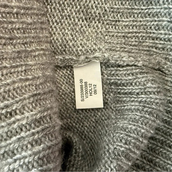 Banana Republic Wool Blend Cowl Neck Sweater Size Medium EUC - Picture 5 of 5